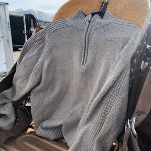 Columbia crew neck zip up